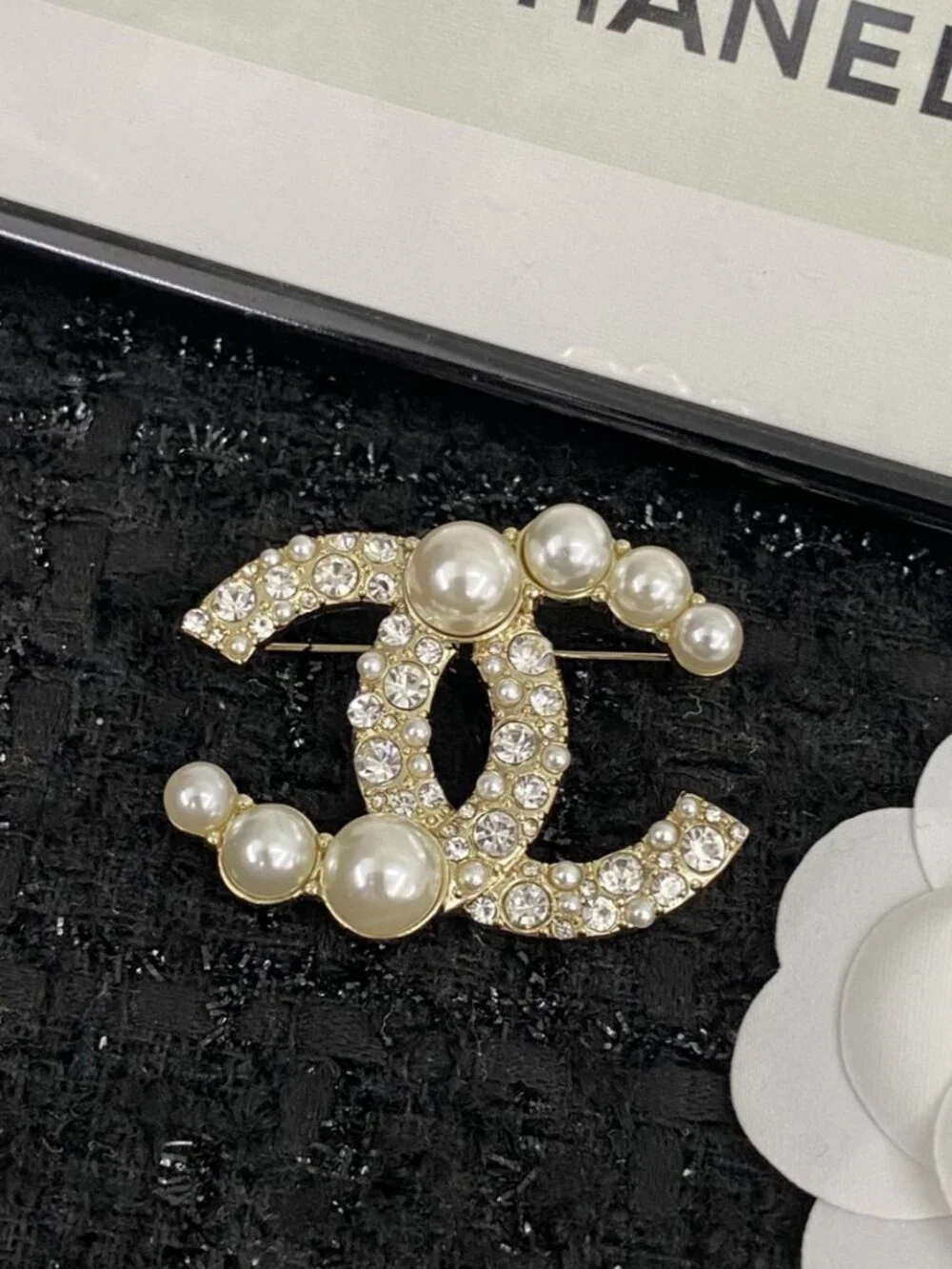 ✨ Chanel Gold Brooch